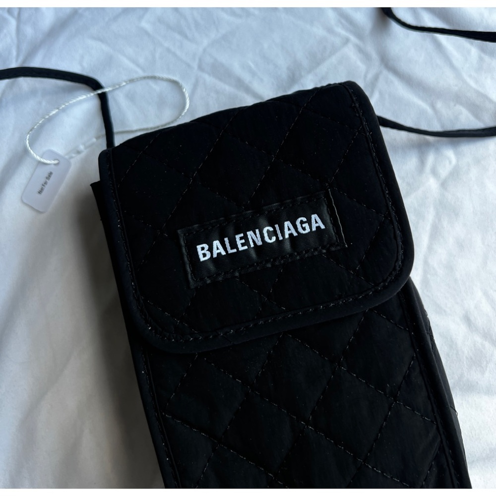 Balenciaga Mens Camera Bag Crossbody Quilted Nylon Black GWP BNWT Phone pouch - Picture 2 of 9